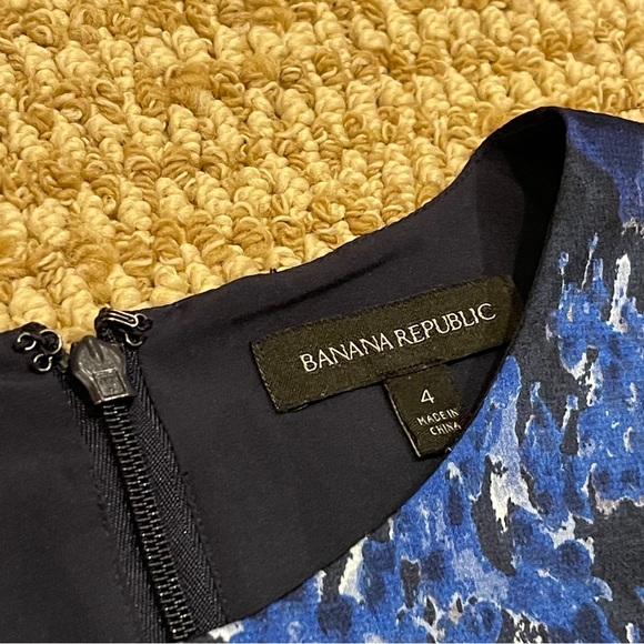 Banana Republic Navy Blue Floral Ruffle Hem Fit and Flare 3/4 Sleeve Dress 4 - Picture 9 of 10